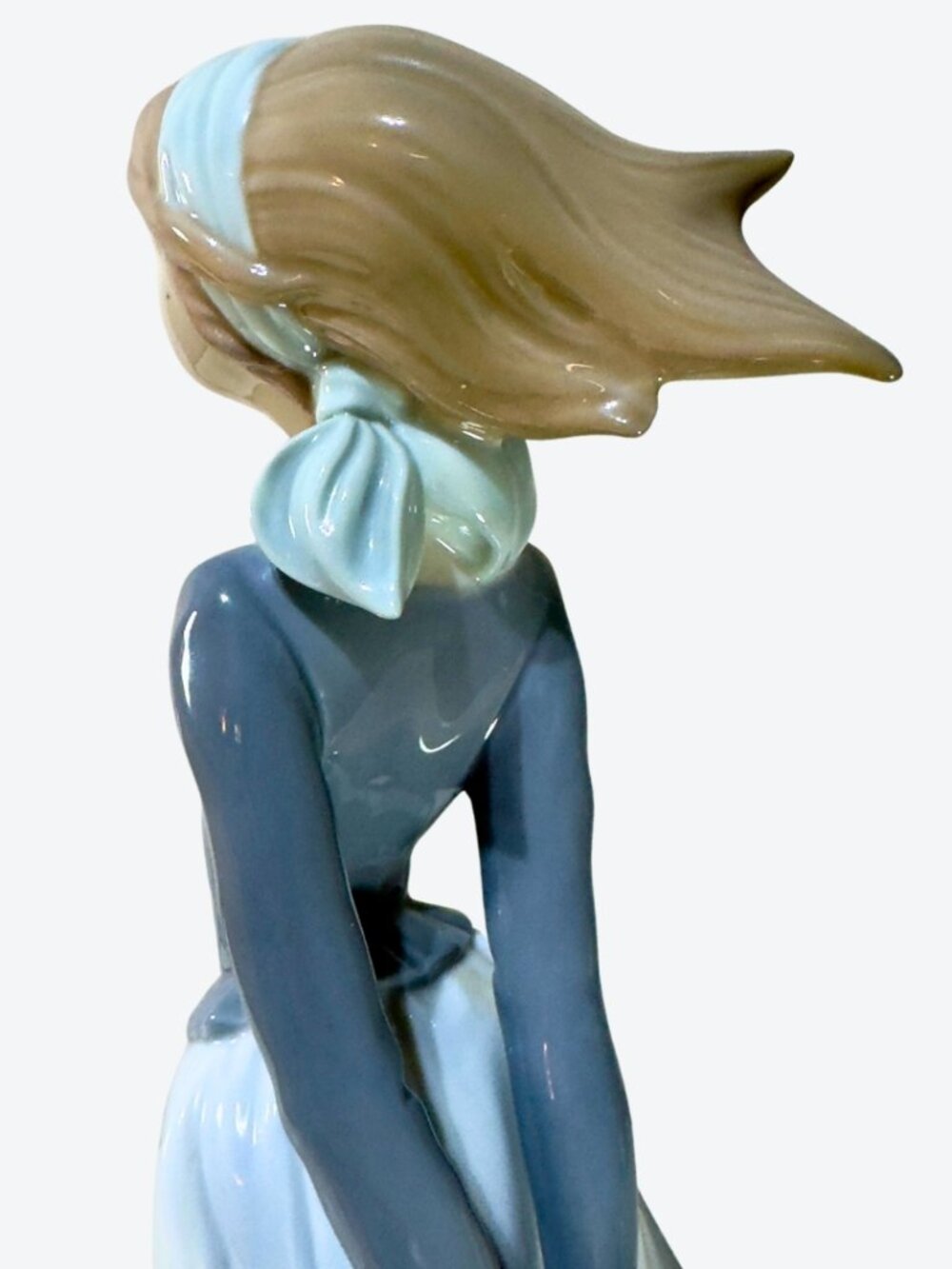 LLADRÓ Woman in the Wind Blue Dress Flower Basket Porcelain Figurine - Picture 9 of 15